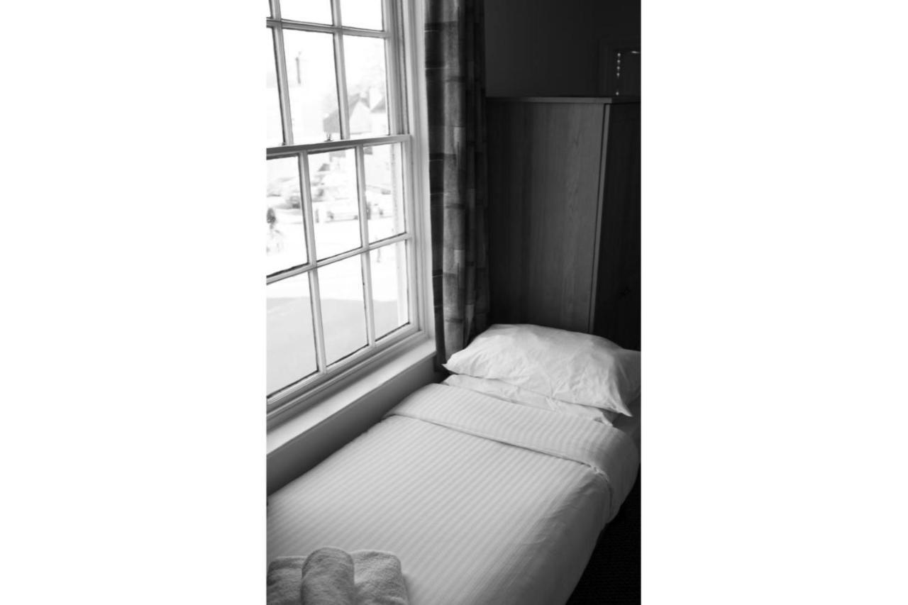 Oyo White Horse Hotel Storrington Buitenkant foto