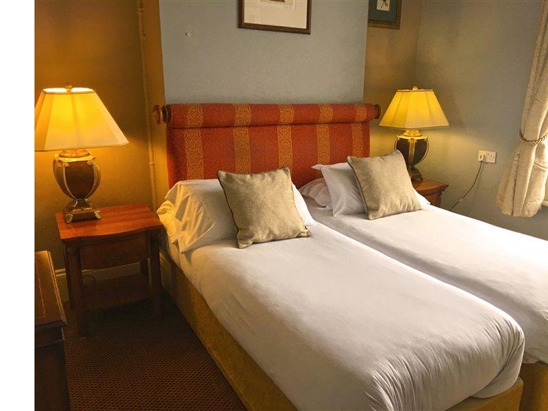 Oyo White Horse Hotel Storrington Buitenkant foto