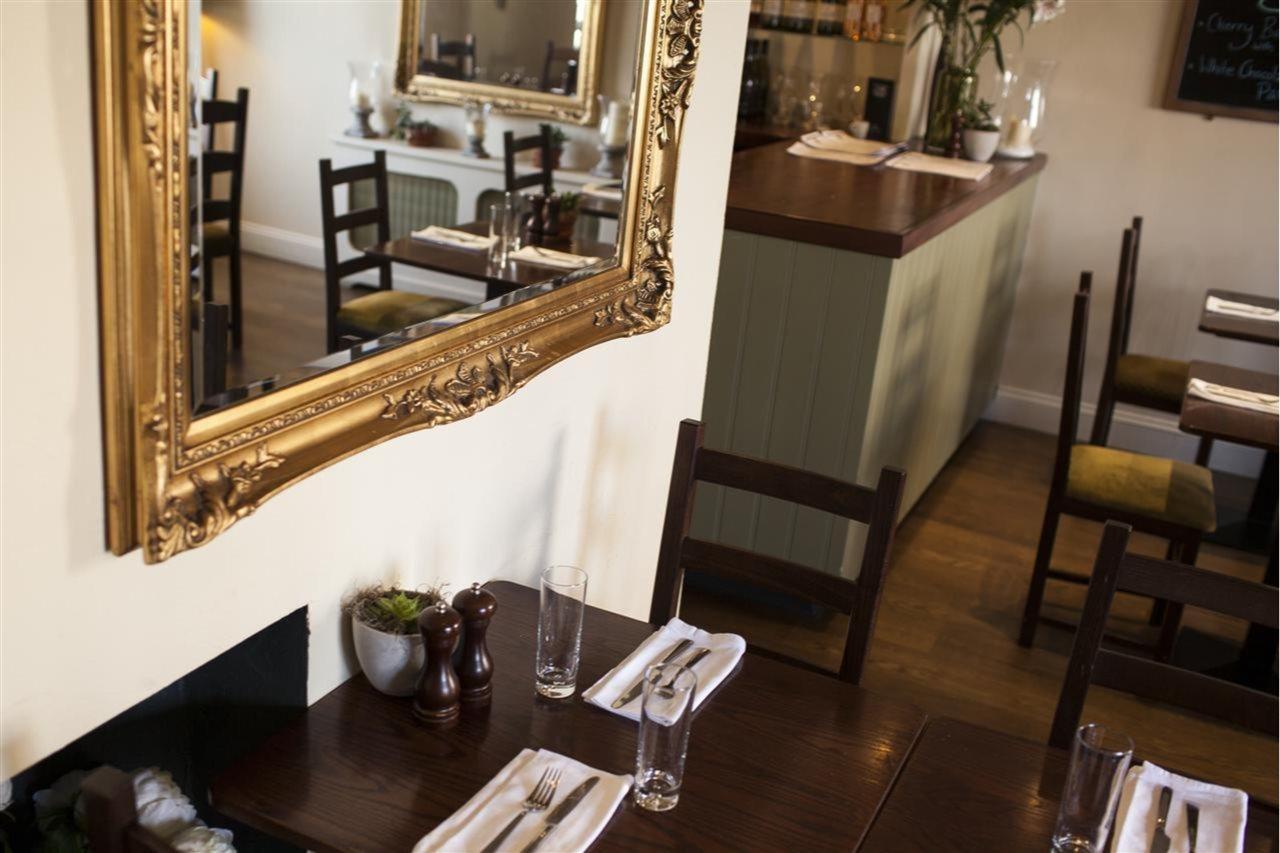 Oyo White Horse Hotel Storrington Buitenkant foto