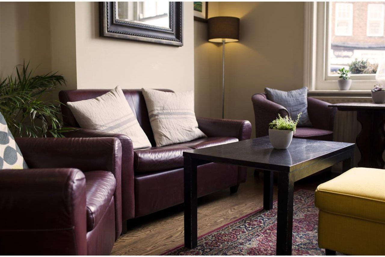 Oyo White Horse Hotel Storrington Buitenkant foto