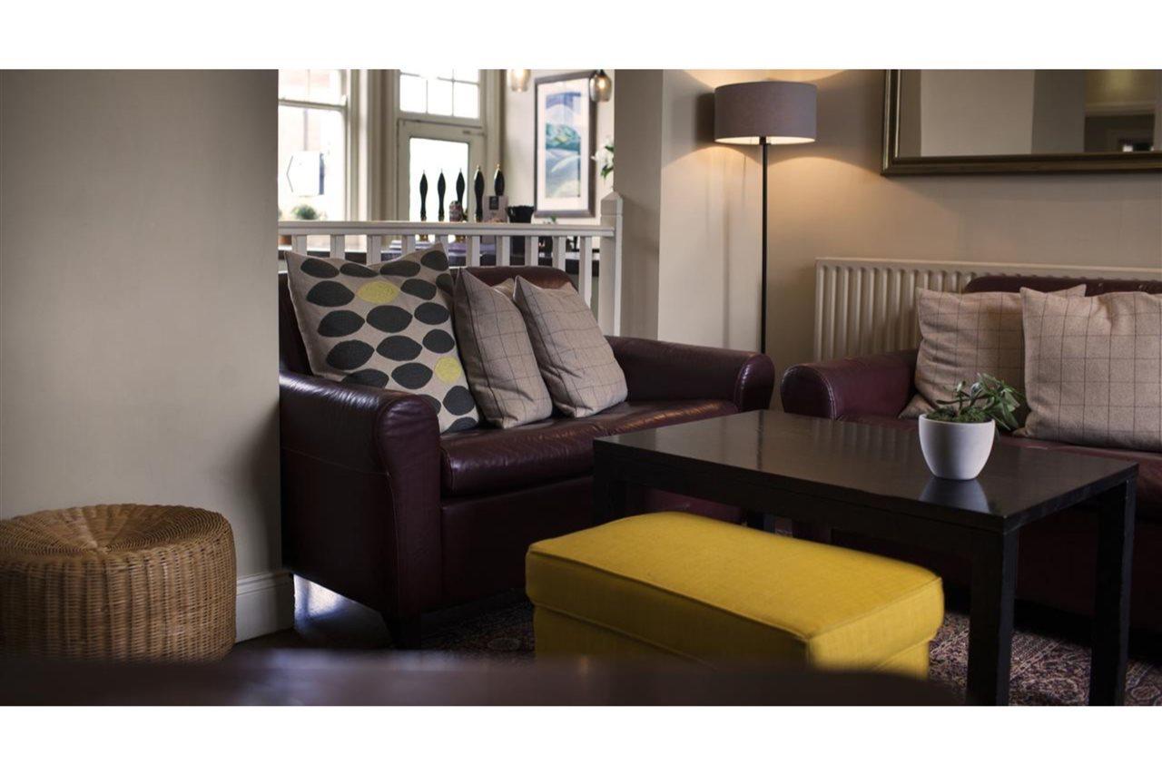 Oyo White Horse Hotel Storrington Buitenkant foto
