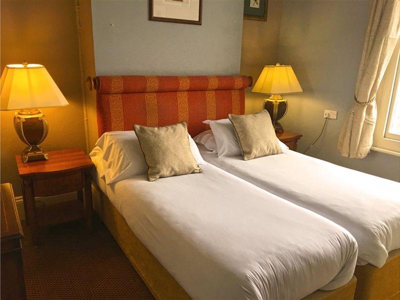 Oyo White Horse Hotel Storrington Buitenkant foto