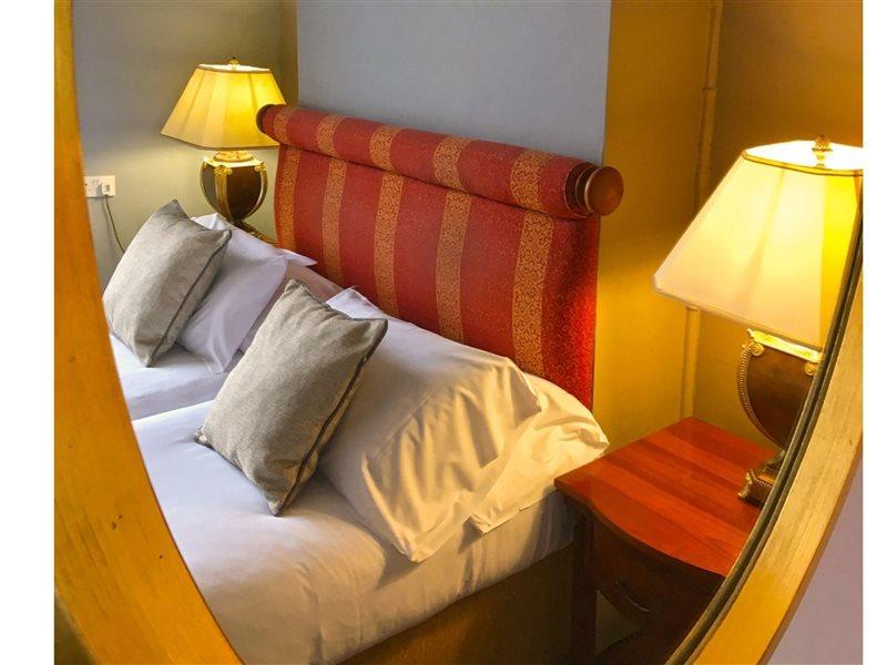 Oyo White Horse Hotel Storrington Buitenkant foto