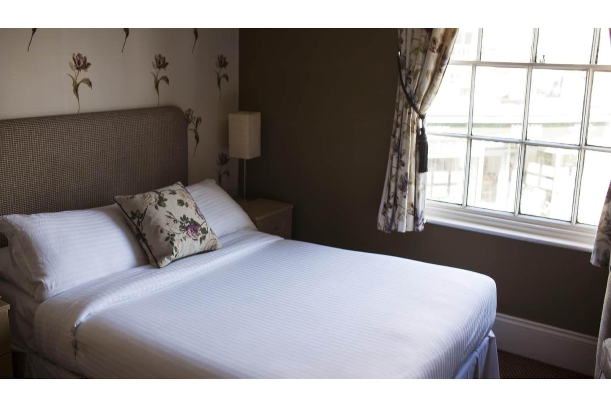 Oyo White Horse Hotel Storrington Buitenkant foto