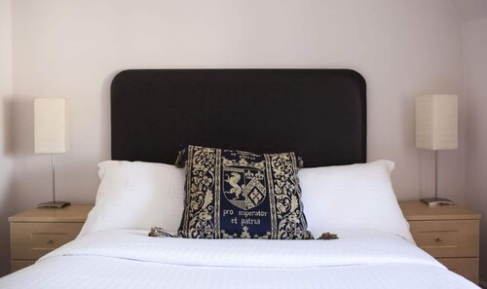 Oyo White Horse Hotel Storrington Buitenkant foto