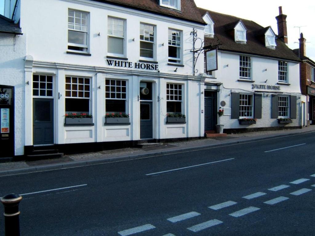 Oyo White Horse Hotel Storrington Buitenkant foto