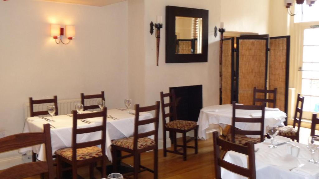 Oyo White Horse Hotel Storrington Buitenkant foto